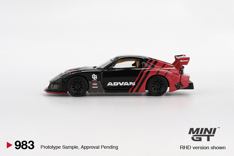 MiniGT - 983 - Mazda RX-7 LB-Super Silhouette Advan
